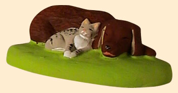 CHIEN ET CHAT DORMANT ENSEMBLE